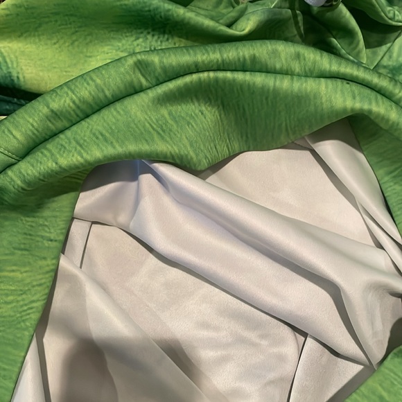 Green Grinch Face Hoodie Sweatshirt - Picture 4 of 7